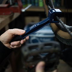 TUNAP Sports Ketten- und Riemenbürste